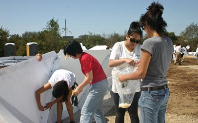 CI students and staff participate in service project