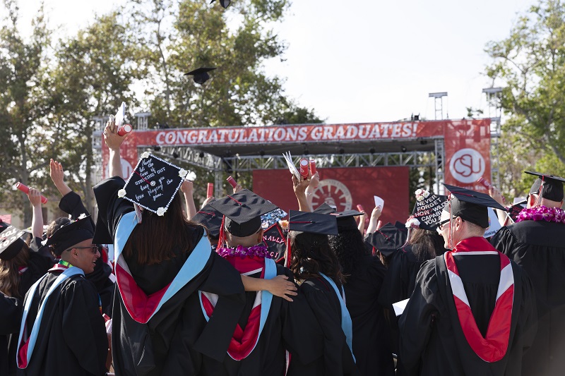 CSUCI grads