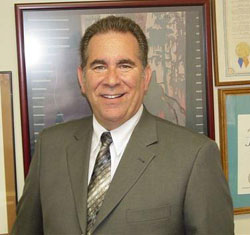 Headshot of Wayne Adelstein