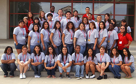 Group photo of the 2007 EOP students.