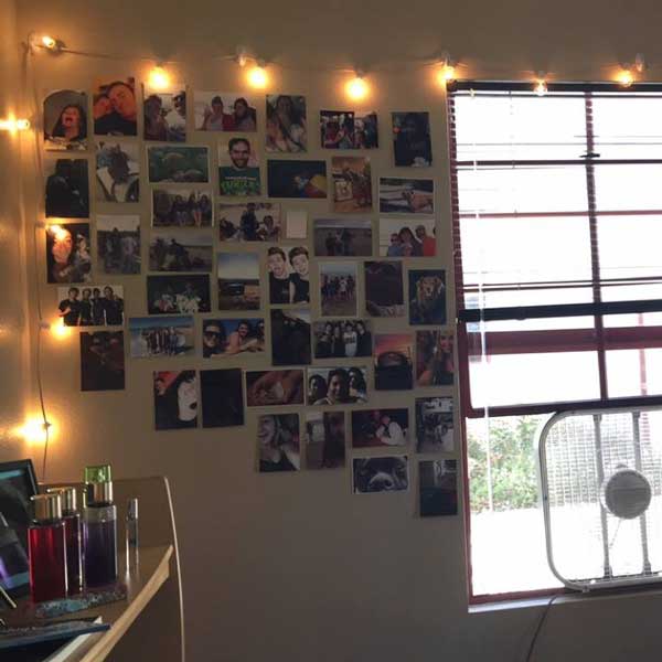 Decorations in a Single Bedroom