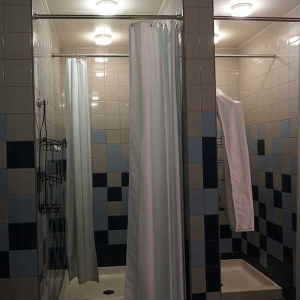 2 Shower Stalls