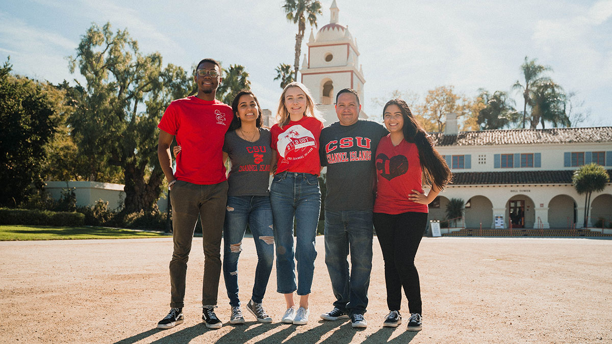 Students infront of Bell Tower