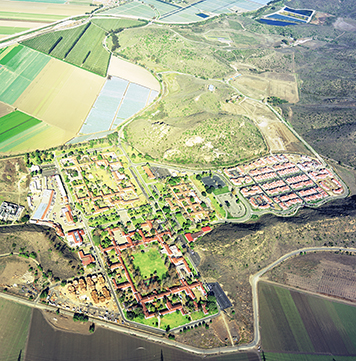 Aerial view of campus in 2003