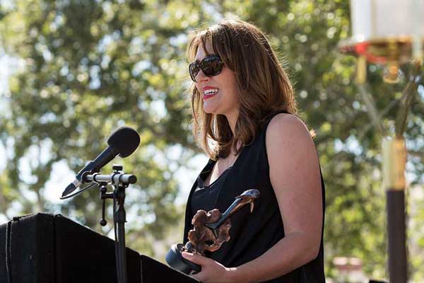 Allison McDonald, ’07 B.A. Psychology, receives the Distinguished Alumnus Award