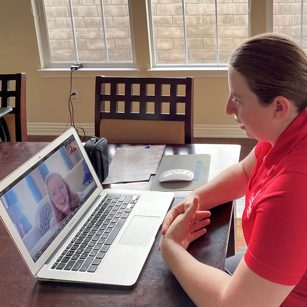 PEER advisors virtually assist students