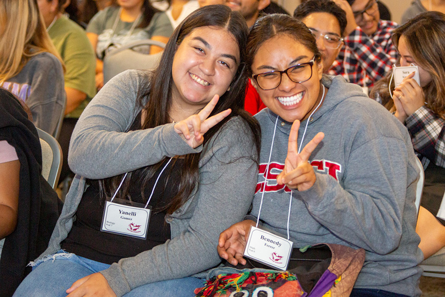 Yanelli Gomez and Bennedy Ferrer pose at First-Year Orientation.