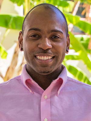 photo of kem smiling