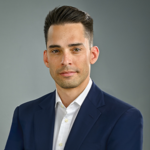 Headshot photo of Daniel Orona